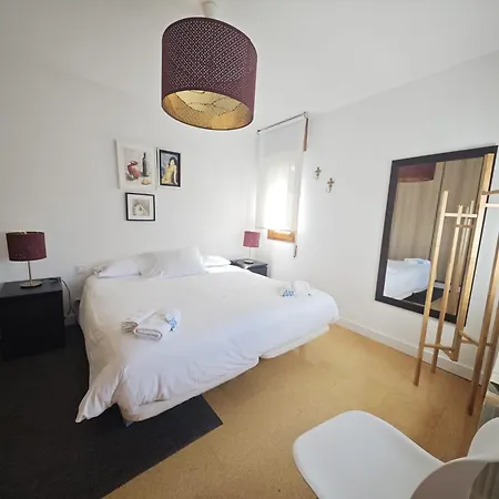 Monteferro, Nigran, Con Prázdninový dům *