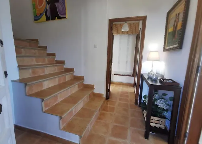 Monteferro, Nigrán, Con Nigrán