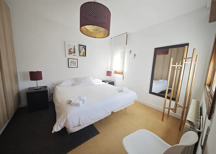 Monteferro, Nigran, Con Prázdninový dům *