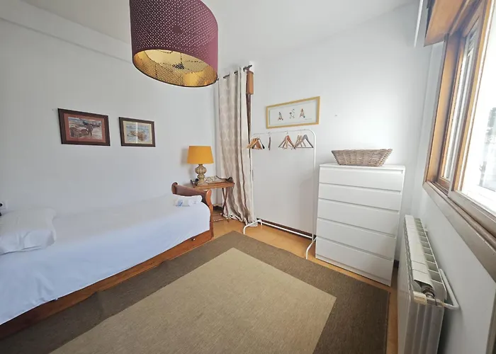 Monteferro, Nigran, Con Prázdninový dům *